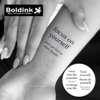 Tatuaggio Temporaneo Boldink Personalizzato con Citazione Realistica 'Trust Yourself Every New Day', Impermeabile e Duraturo per 2 Settimane, Inchiostro Jagua