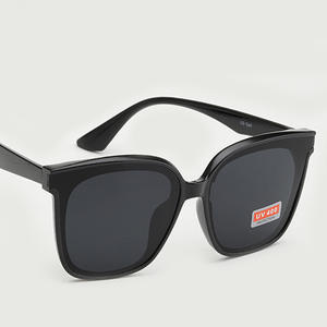 2025 New G Sunglasses for Men Women Shake Tone <strong>Korean</strong> Style Large Frame Sunshade <strong>Glasses</strong> UV400 Lenses Internet Celebrant Fashion - Product Image 3