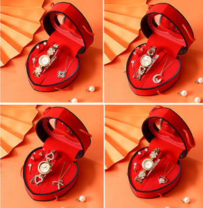 Set Regalo Moda per la Festa della Mamma: Orologio e Collana in Confezione a Forma di Cuore per Donne - Product Image 6