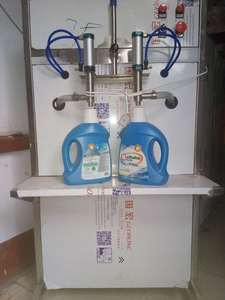 Machine de remplissage semi-automatique à double embout pour liquides visqueux, capacité de remplissage de 1 à 5 <span class=keywords><strong>litres</strong></span>. - Product Image 3