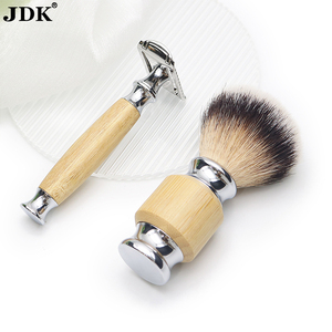 JDK New Design 3cp <span class=keywords><strong>Set</strong></span> di pennelli da <span class=keywords><strong>barba</strong></span> manico in bambù <span class=keywords><strong>Set</strong></span> di rasoio da barbiere per la cura della <span class=keywords><strong>barba</strong></span> - Product Image 4