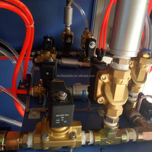 High Quality <strong>2</strong> Cavity Semi Automatic Pet <strong>Bottle</strong> Blowing Making Machine for 5L-6L Oil <strong>Water</strong> <strong>Bottles</strong> - Product Image 6