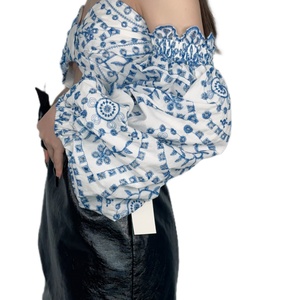 OEM Nouveau Top Court Sexy à Manches Longues et Épaules Dénudées Brodé pour Femme - Product Image 3