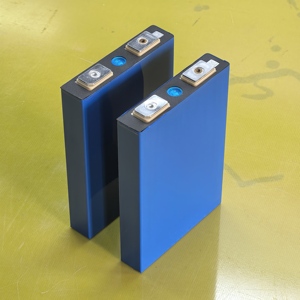 สัมผัสประสบการณ์การเร่งความเร็วอย่างรวดเร็ว: เซลล์ 3.2V 30Ah 3C สำหรับรถจักรยานยนต์ - Product Image 3