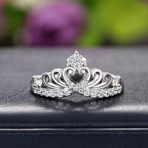 Anello floreale a forma di cuore con corona da principessa per donna, elegante gioiello alla moda per l'indice - Product Image 6