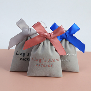 Sacs à bijoux en velours gris 5x7cm avec cordon de serrage et ruban, pour bracelets et bagues, haute qualité, fournisseur chinois, conteneur confortable pour bijoux, vente en gros - Product Image 6