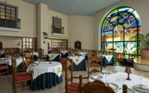 Fiesta Americana Coral Beach <span class=keywords><strong>Cancun</strong></span> Lobby Meubles Ensembles de salle à manger en bois de teck avec chaises en fibre du Yucatan tissées à la main - Product Image 4