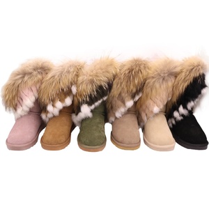 أحدث تصميم لأحذية الشتاء المصنوعة من جلد الغنم للنساء - Product Image 1