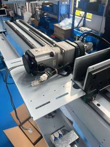 プラスチックを拾い上げて配置するための3軸延長可能なリニアロボットを備えた機械の形成: ロボットLBDSR11WDS5P - Product Image 2