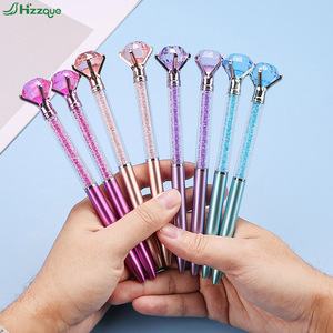 Penna a Sfera Promozionale con Inchiostro Nero, per Ufficio e Scuola, Regalo di Cancelleria, con Punta in Cristallo e Diamante, Corpo in Metallo e Plastica - Product Image 1