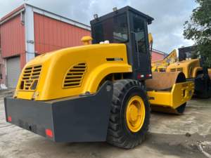 China Brand XS223JS 22 Ton Single Drum Vibratory Road <b>Roller</b> SDEC Engine 22000kg Compactor For Highway Construction - Product Image 2