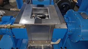 लैब-स्केल आंतरिक मिक्सर | कॉम्पैक्ट बबबरी प्रकार | रबर यौगिक विकास और परीक्षण के लिए - Product Image 3