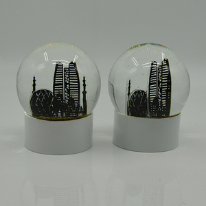 <strong>Custom</strong> Eco-Friendly Resin Hand-painted 12cm Diameter Souvenir <strong>Snowglobe</strong> for Promotion Advertising Gifts - Product Image 3