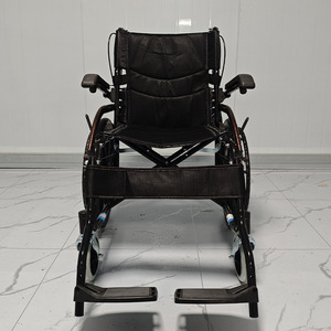 Silla de ruedas manual JL01GB-02 ligera, plegable, con freno en U, para uso en viajes de personas mayores y discapacitadas. - Product Image 1