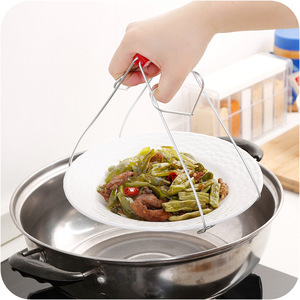 Pinces à assiettes et bols en acier inoxydable avec poignée rouge pour usage en cuisine, ensemble de 2 pièces - Product Image 2