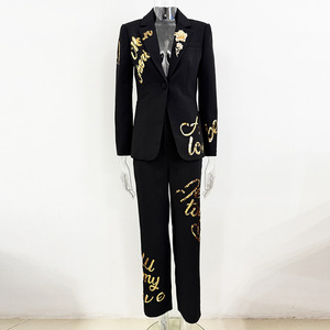 Ensemble <span class=keywords><strong>tailleur</strong></span> de luxe <span class=keywords><strong>blanc</strong></span> Vespera pour <span class=keywords><strong>femme</strong></span> – Blazer et <span class=keywords><strong>pantalon</strong></span> élégants pour le bureau et les occasions formelles – Spandex/Polyester - Product Image 2
