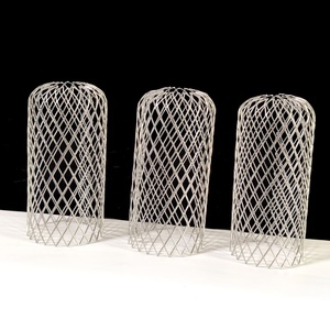 Rejilla metálica de tejido liso para canalones, atrapa hojas, residuos y barro, con técnica de soldadura y cubierta expandida para <span class=keywords><strong>bajante</strong></span>. - Product Image 6