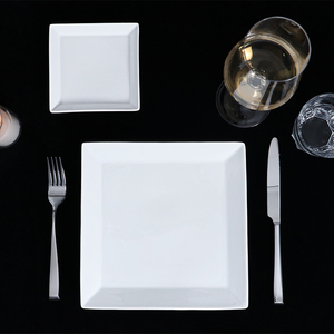 Vente en gros d'assiettes à dîner au design moderne vaisselle <span class=keywords><strong>blanche</strong></span> assiettes carrées en porcelaine pour restaurants <span class=keywords><strong>assiette</strong></span> plate en porcelaine <span class=keywords><strong>blanche</strong></span> - Product Image 2