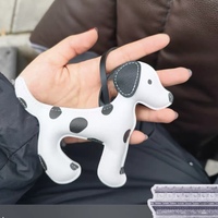 Handgemaakte delicate PU lederen Dalmatische hond 3D gevlekte sleutelhangerriem Tulpvormige fruit-ananas design rugzakken tassen
