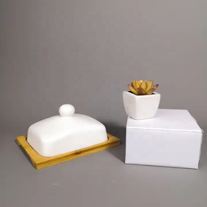 Beurrier en céramique blanche de style nordique avec base en bambou, présentoir de table pour le petit-déjeuner, logo personnalisé disponible, commande en gros - Product Image 1