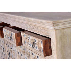 Gabinete de almacenamiento de hierro tallado de madera maciza para sala de estar Vintage Industrial de lujo 3 cajones elegantes 1 puerta corredera muebles para el hogar - Product Image 4