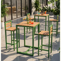 Table haute d'extérieur en composite bois et métal avec chaises – Mobilier commercial moderne pour café, restaurant, bar et terrasse