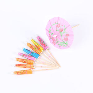 Mini Parasol pics en bois pour boissons - Product Image 2