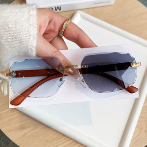 <b>Frameless</b> Color Changing Sunglasses Metal <b>Frame</b> Wood Grain Temples UV400 Unisex Street Style - Product Image 3