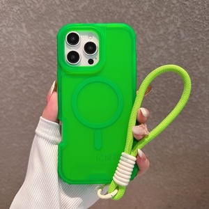Funda Protectora Transparente con Acabado Mate para iPhone 13 14 15 16 Pro Max, Carga Inalámbrica, Cadena Magnética para Muñeca, Anti-caídas - Product Image 4