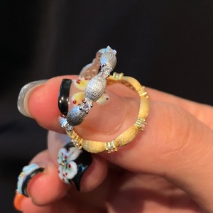Bague en argent pur S925, style antique haut de gamme, tempérament de niche, grain de millet brossé, diamant incrusté, fleur en dentelle, bague superposée - Product Image 5