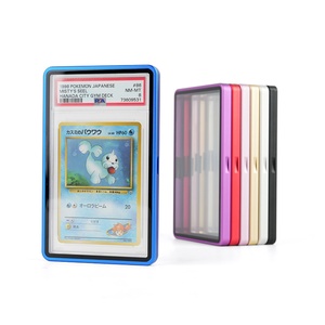 Precio de fábrica: Exhibidores magnéticos modernos de acrílico de varios colores personalizados para tarjetas graduadas, con marco y protección. - Product Image 4