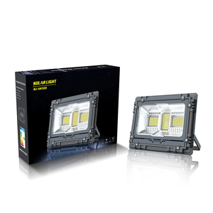 ไฟสปอร์ตไลท์ LED พลังงานแสงอาทิตย์สำหรับภายนอกอาคาร พร้อมตัวเรือนอะลูมิเนียม IP67 แบตเตอรี่ในตัว รีโมทคอนโทรล แสงขาว 6000K มุมลำแสง 120 องศา สำหรับใช้ในสวน กันน้ำ IP67 - Product Image 2
