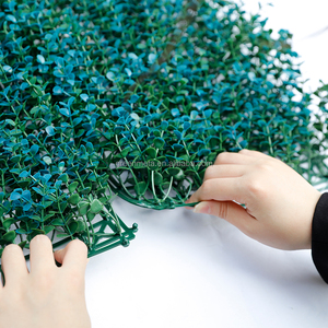 Top ventes de haute qualité vert PE matériel extérieur <span class=keywords><strong>plante</strong></span> <span class=keywords><strong>artificielle</strong></span> jardin vert décoratif - Product Image 3