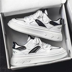 Piccole scarpe bianche estive da uomo in pelle traspirante con suola spessa versione coreana giovanile di tutti gli sport Casual - Product Image 3