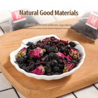 Thé aux feuilles de roselle, d'hibiscus, de mûrier et de rose biologique original à base de plantes pour l'équilibre hormonal, l'éclaircissement et le blanchiment de la peau pour les femmes