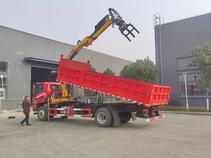 Grue montée sur camion Dongfeng 8-10 tonnes avec grappin à griffes, grue à flèche télescopique hydraulique de 20 m pour la manutention des matériaux - Product Image 2