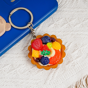 Nouveau porte-clés exclusif en forme de tarte aux fruits, décor alimentaire factice en PVC avec fraise, myrtille, ananas, mangue, orange pour la décoration de clés - Product Image 5