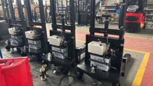 Nuevo apilador de palés de elevación eléctrico portátil de 3T y 3000mm de altura, apilador semieléctrico - Product Image 4