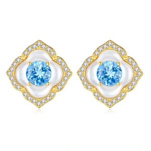 Boucles d'oreilles clous trèfle à quatre feuilles en nacre fine 925, pierre naturelle taillée 5 mm, argent plaqué or, bijoux tendance, cadeau - Product Image 1