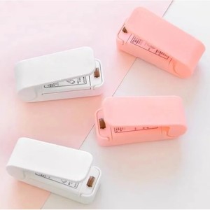 Portable Mini Sealing Machine Plastic Manual Heat Sealer For Snack Bags Household Use White And Pink Colors - Product Image 3