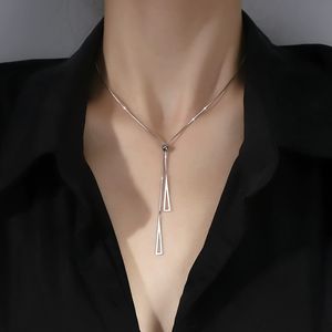Kalung Segitiga Geometris Perak Sterling 925 FY-PL160 Kalung Wanita yang Dapat Disesuaikan dengan Rumbai Panjang Desain Mewah Ringan yang Unik - Product Image 1