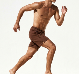 Pantalones Cortos Deportivos para Hombre con Logotipo Personalizado, Tejido de Secado Rápido que Absorbe la Humedad, con Dobladillo Dividido para Entrenamiento Funcional - Product Image 2