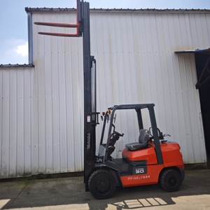 Toyota LPG 3 Tons Three Masts Gas <b>Forklift</b> 4.5 Meters with Side Shift - Product Image 2