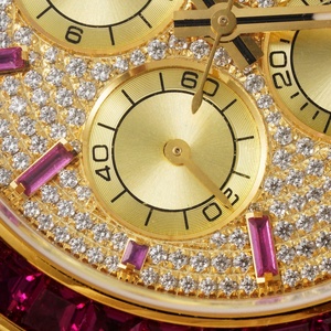 Reloj de Lujo para Hombre con Bisel de Rubíes Premium 5A, Esfera Completamente Adornada con Diamantes, Tres Subesferas, Cronógrafo Mecánico, Correa de Acero Dorado - Product Image 2