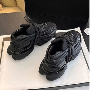 Baskets unisexe personnalisables avec logo, style athleisure, design futuriste, chaussures décontractées épaisses pour hommes, antidérapantes, doublure en maille, confort hivernal en TPU - Product Image 5