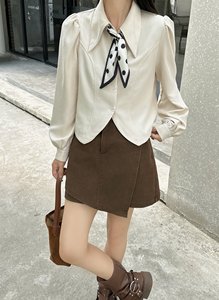 เสื้อสตรีทรงหลวมไซส์เดียวผ้าซาตินไอซ์ซิลค์แห้งเร็วและระบายอากาศได้ดีสำหรับใส่ทำงานในสำนักงานแบบสบายๆ<span class=keywords><strong>ล</strong></span>วด<span class=keywords><strong>ล</strong></span>ายพื้น - Product Image 3