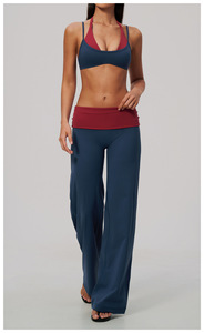 Ensemble décontracté 2 pièces en polyester tricoté pour femme – Haut court sans manches à col halter et pantalon large rayé respirant – Idéal printemps/été - Product Image 5
