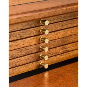 Vitrine à pièces de monnaie en bois de noyer artisanal avec couvercle rabattable, trou central, design rectangulaire de la marque DS pour le rangement des pièces d'or - Product Image 5