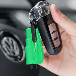 Llavero Metálico Multifuncional Tres en Uno: Martillo de Seguridad, Herramienta de Escape para Coche y Rompeventanas de Emergencia - Product Image 5