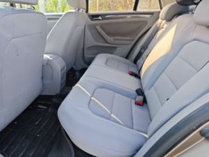 Volkswagen Bora 2014 1.6L Automatik Comfort Edition Erschwingliche Benzin-Limousine Linkslenker Helle Innenausstattung - Product Image 6